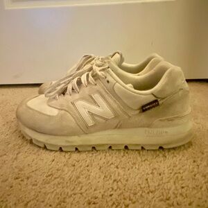 New Balance Mens sneaker - size 8